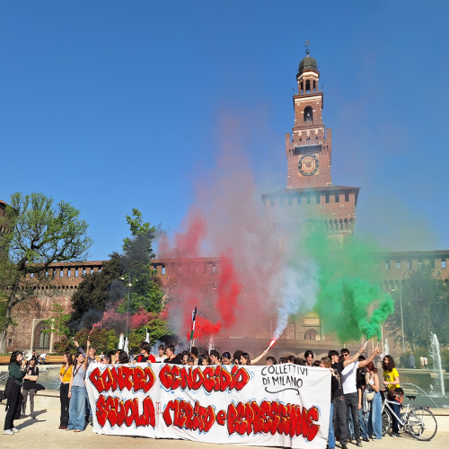 Flash mob a Milano in Largo Cairoli contro genocidio, scuola del merito e repressione